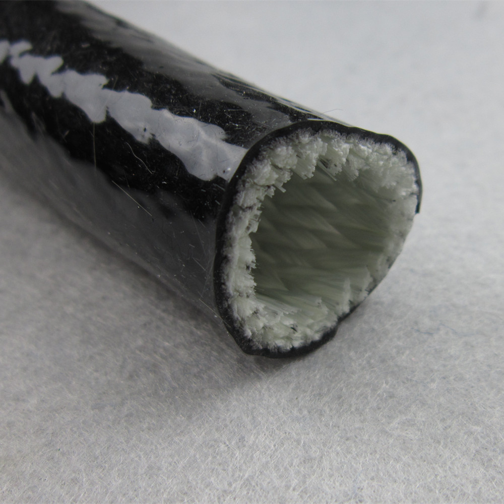 Manchon coupe-feu en silicone noir pour applications automobiles et de course